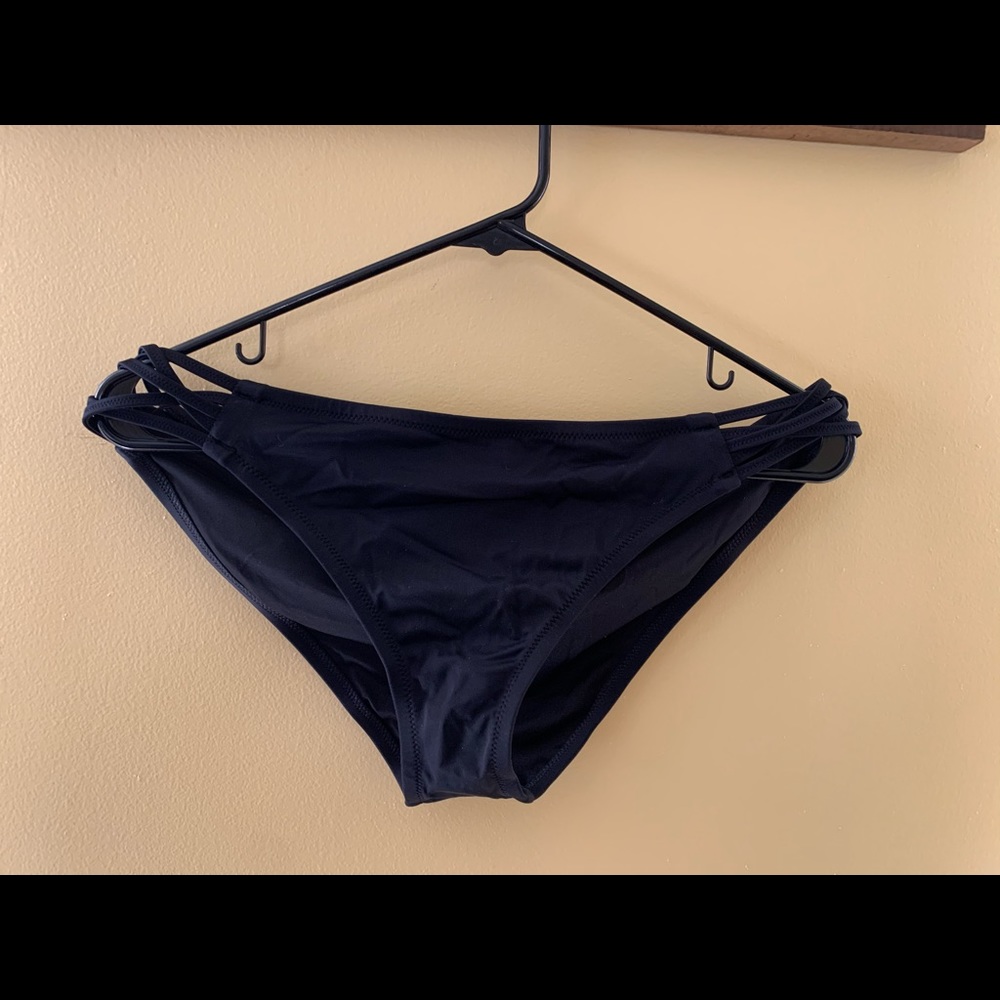 Black bikini bottoms